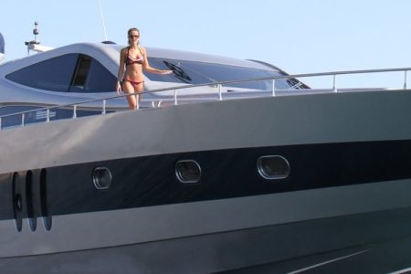 yacht tour