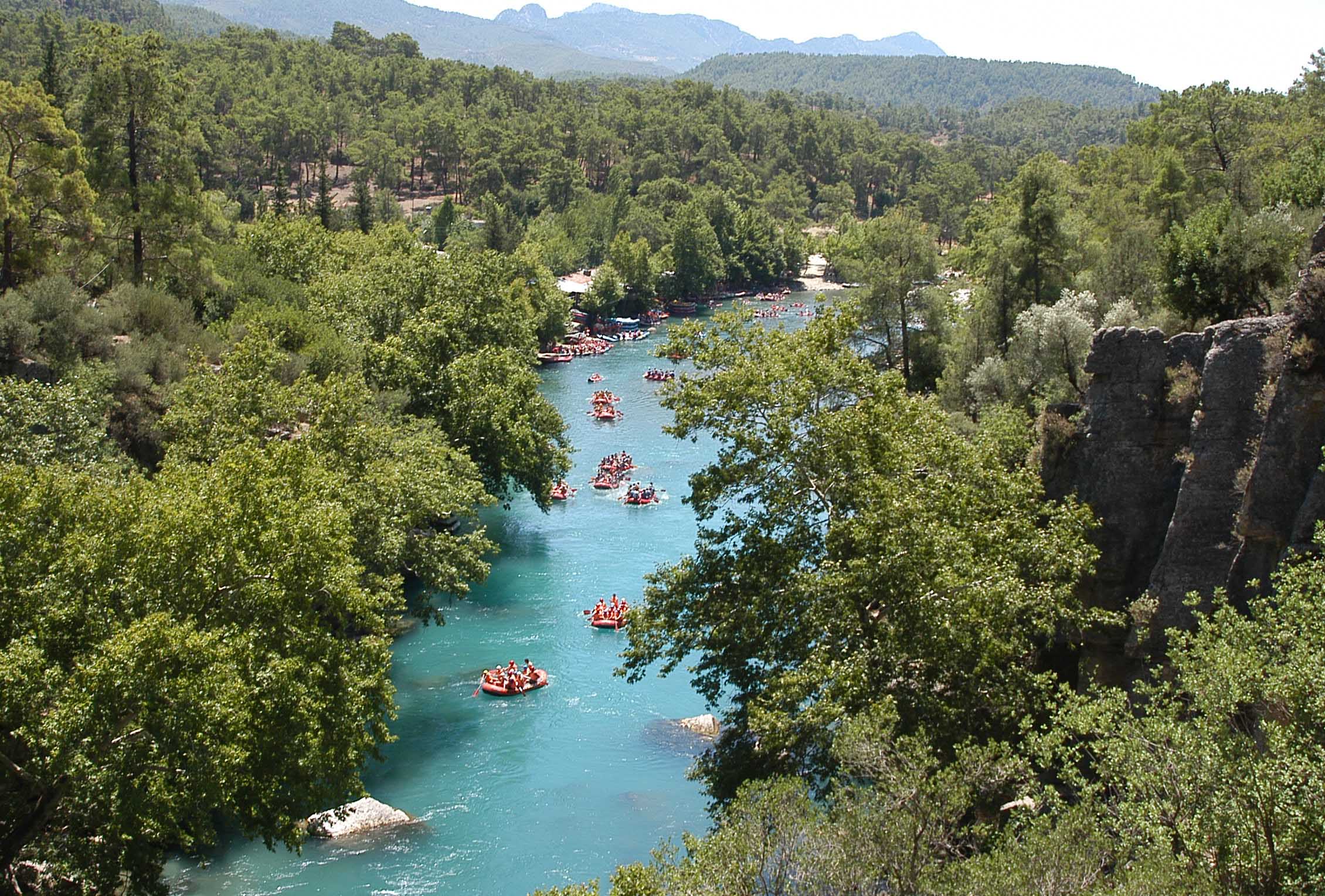 Experience the thrill of rafting in Turkey's top 4 destinations. From challenging rapids to stunning scenery, discover the best spots for adventure seekers.